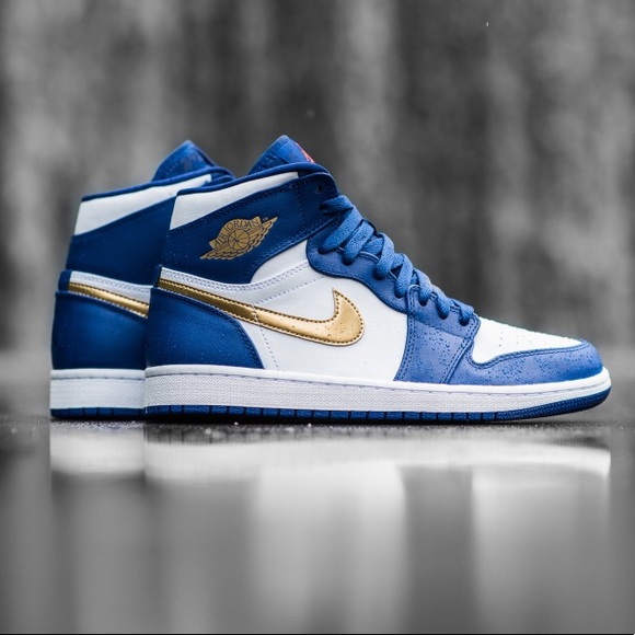 jordan retro 1 gold medal